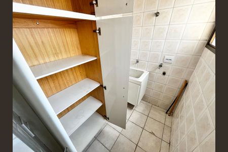 Apartamento à venda com 56m², 2 quartos e 1 vaga Apartamento à venda com 56m², 2 quartos e 1 vagaÁrea de Serviço