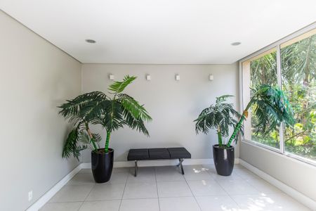 Apartamento à venda com 82m², 2 quartos e 2 vagasHall social