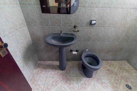 Casa para alugar com 250m², 4 quartos e 2 vagasBanheiro 3