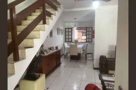 Casa à venda com 3 quartos, 270m² em Piratininga, Niterói