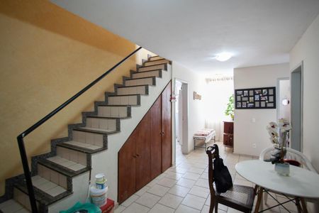 Sala de apartamento para alugar com 2 quartos, 100m² em Cachoeirinha, Belo Horizonte
