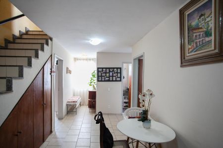 Sala de apartamento para alugar com 2 quartos, 100m² em Cachoeirinha, Belo Horizonte