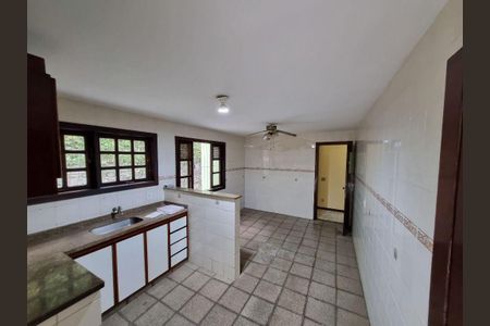 Casa à venda com 3 quartos, 131m² em Itaipu, Niterói