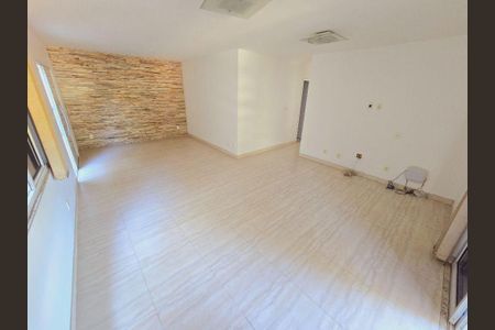 Casa à venda com 3 quartos, 262m² em Pendotiba, Niterói