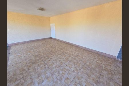 Casa à venda com 3 quartos, 262m² em Pendotiba, Niterói