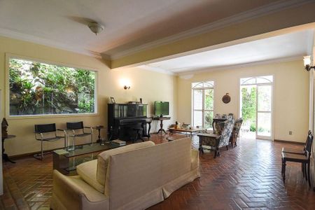 Casa à venda com 5 quartos, 369m² em Santo Antônio, Niterói