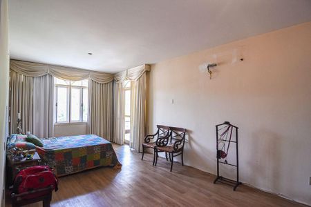 Casa à venda com 5 quartos, 369m² em Santo Antônio, Niterói