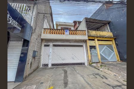 Casa à venda com 125m², 3 quartos e 2 vagas Casa à venda com 125m², 3 quartos e 2 vagasFachada