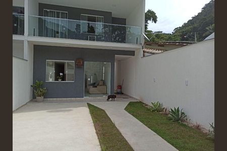 Casa à venda com 4 quartos, 222m² em Piratininga, Niterói