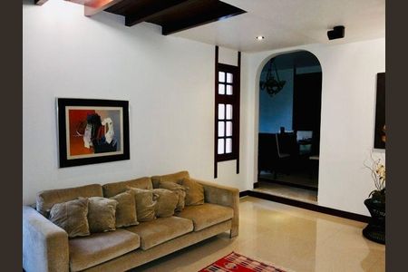Casa à venda com 3 quartos, 249m² em Piratininga, Niterói
