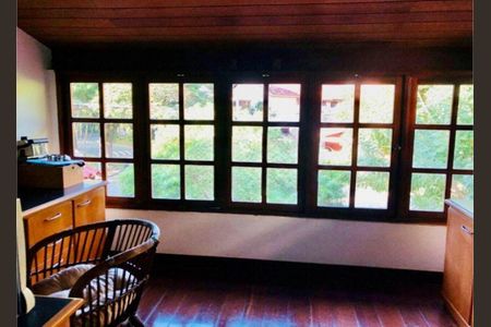 Casa à venda com 3 quartos, 249m² em Piratininga, Niterói