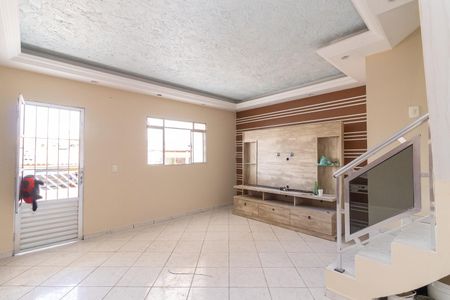 Sala de casa à venda com 3 quartos, 125m² em Jardim Verônia, São Paulo