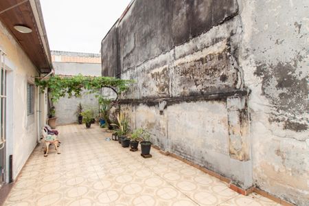 Casa à venda com 200m², 2 quartos e 1 vagaQuintal