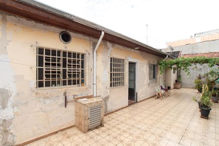 Casa à venda com 200m², 2 quartos e 1 vagaQuintal