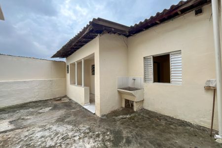 Casa para alugar com 60m², 1 quarto e sem vagaÁrea de Serviço