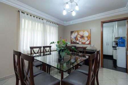 Casa à venda com 150m², 4 quartos e 2 vagasCopa