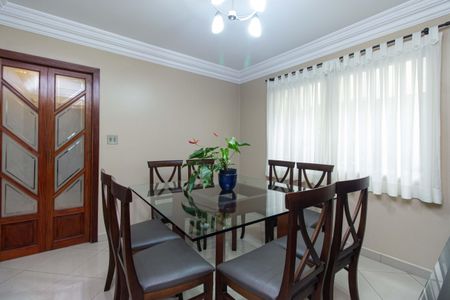 Casa à venda com 150m², 4 quartos e 2 vagasCopa