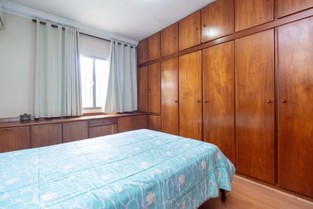 Casa à venda com 150m², 4 quartos e 2 vagasSuíte