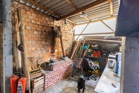Casa à venda com 300m², 2 quartos e 1 vagaQuintal