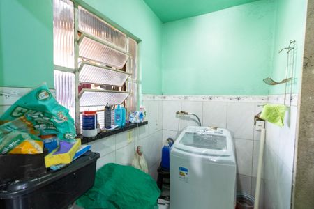 Casa à venda com 300m², 2 quartos e 1 vagaÁrea de Serviço