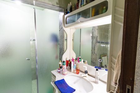 Casa à venda com 300m², 2 quartos e 1 vagaBanheiro