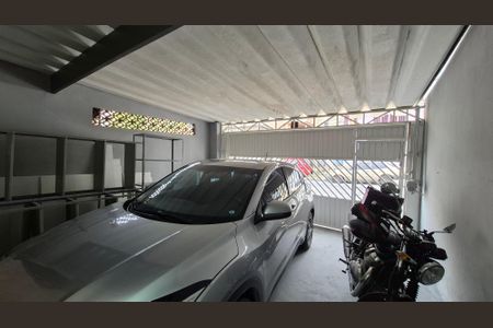 Casa à venda com 189m², 2 quartos e 2 vagas Casa à venda com 189m², 2 quartos e 2 vagasGaragem