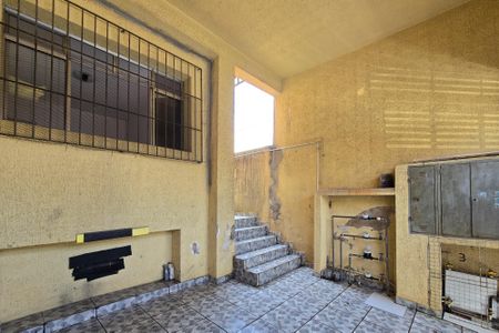 Casa à venda com 125m², 5 quartos e 1 vaga Casa à venda com 125m², 5 quartos e 1 vagaGaragem