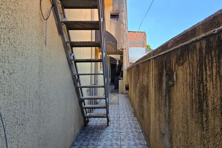 Casa à venda com 125m², 5 quartos e 1 vaga Casa à venda com 125m², 5 quartos e 1 vagaQuintal