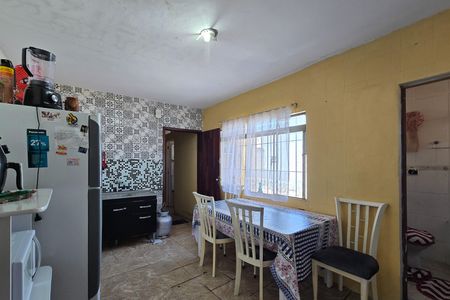 Casa à venda com 125m², 5 quartos e 1 vaga Casa à venda com 125m², 5 quartos e 1 vagaCozinha - Casa 3