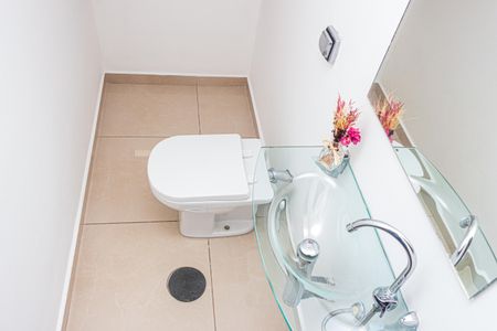 Casa à venda com 160m², 3 quartos e 2 vagas Casa à venda com 160m², 3 quartos e 2 vagasLavabo