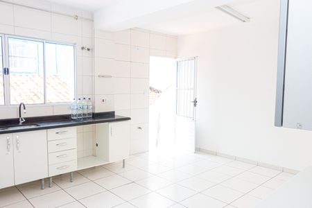 Casa à venda com 160m², 3 quartos e 2 vagas Casa à venda com 160m², 3 quartos e 2 vagasCozinha