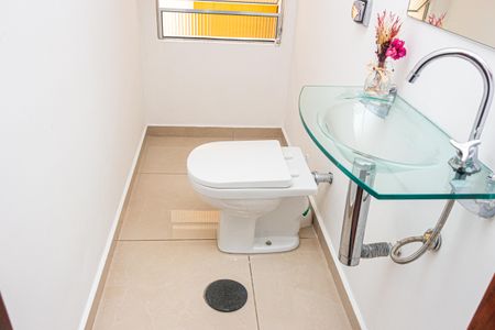 Casa à venda com 160m², 3 quartos e 2 vagas Casa à venda com 160m², 3 quartos e 2 vagasLavabo