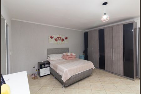 Casa à venda com 220m², 3 quartos e 2 vagasSuíte 