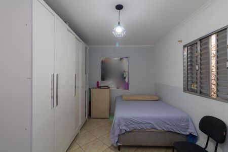 Casa à venda com 220m², 3 quartos e 2 vagasQuarto 2