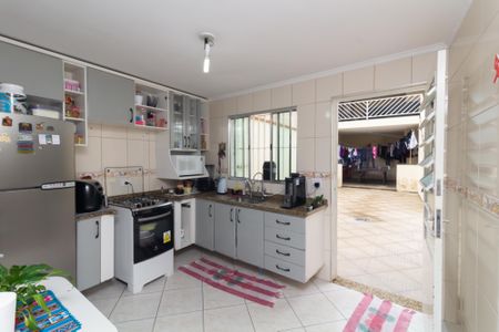 Casa à venda com 220m², 3 quartos e 2 vagasCozinha