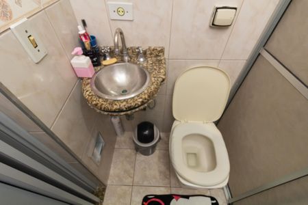 Casa à venda com 220m², 3 quartos e 2 vagasBanheiro 1