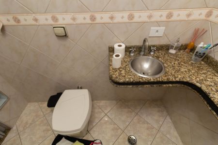 Casa à venda com 220m², 3 quartos e 2 vagasLavabo