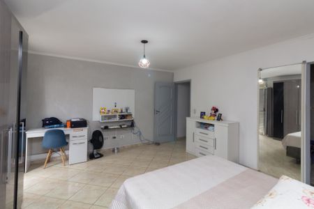 Casa à venda com 220m², 3 quartos e 2 vagasSuíte 