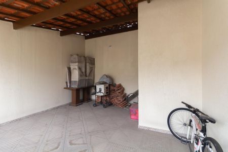 Casa à venda com 220m², 3 quartos e 2 vagasÁrea externa