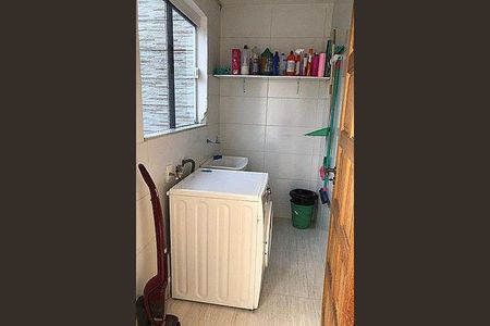 Casa à venda com 166m², 4 quartos e 2 vagas