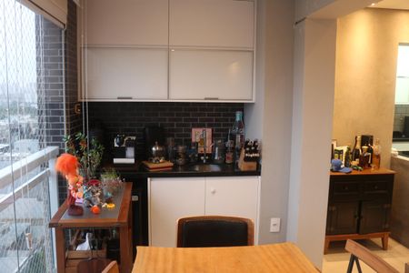 Apartamento à venda com 90m², 2 quartos e 2 vagasVaranda