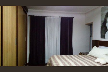 Casa à venda com 3 quartos, 204m² em Vila Assunção, Santo André