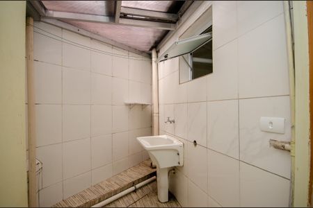 Casa para alugar com 60m², 2 quartos e 1 vagaÁrea de Serviço