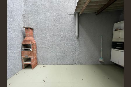 Casa à venda com 148m², 4 quartos e 2 vagas Casa à venda com 148m², 4 quartos e 2 vagasQuintal