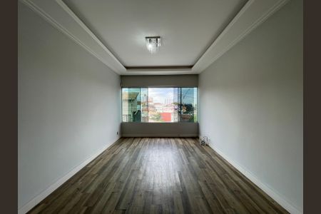 Casa à venda com 148m², 4 quartos e 2 vagas Casa à venda com 148m², 4 quartos e 2 vagasSala