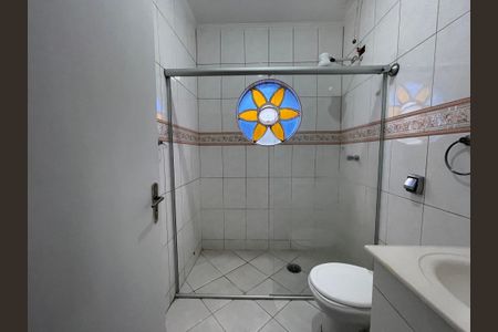 Casa à venda com 148m², 4 quartos e 2 vagas Casa à venda com 148m², 4 quartos e 2 vagasBanheiro 1