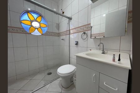 Casa à venda com 148m², 4 quartos e 2 vagas Casa à venda com 148m², 4 quartos e 2 vagasBanheiro 1