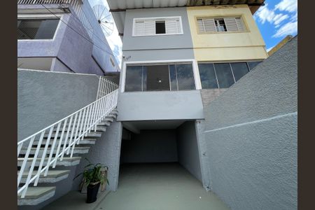 Casa à venda com 148m², 4 quartos e 2 vagas Casa à venda com 148m², 4 quartos e 2 vagasFachada