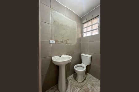 Banheiro Social de casa para alugar com 1 quarto, 80m² em Jardim do Tiro, São Paulo