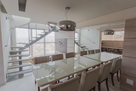 Apartamento à venda com 105m², 2 quartos e 3 vagas Apartamento à venda com 105m², 2 quartos e 3 vagasSala
